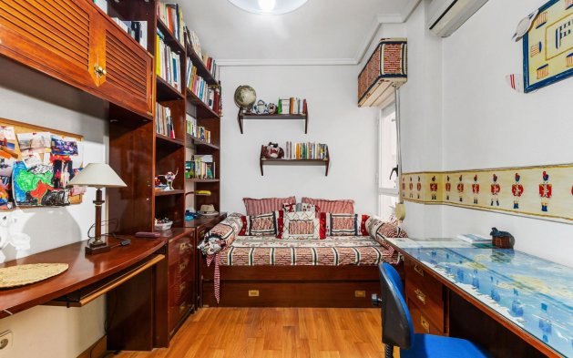 Resale - Apartment / flat - Torrevieja - Centro - Muelle Pesquero