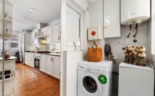 Resale - Apartment / flat - Torrevieja - Centro - Muelle Pesquero