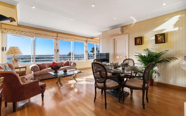 Resale - Apartment / flat - Torrevieja - Centro - Muelle Pesquero