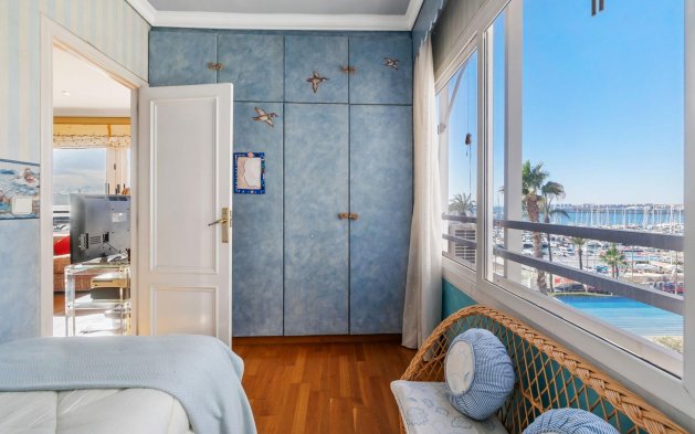 Resale - Apartment / flat - Torrevieja - Centro - Muelle Pesquero