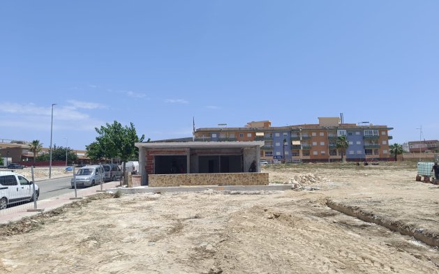 Nowy budynek - Daszek - San Miguel de Salinas
