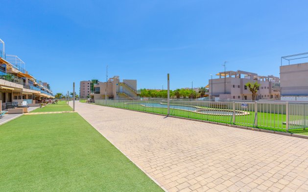 Resale - Apartment / flat - Pilar de la Horadada - Torre de la Horadada