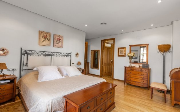 Resale - Villa - Torrevieja - La Veleta