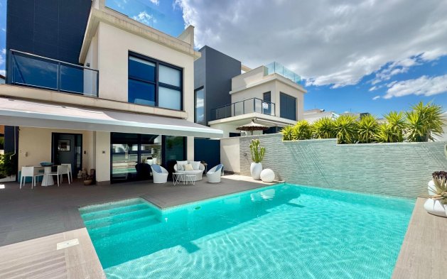 Resale - Villa - San Miguel de Salinas - Bellavista