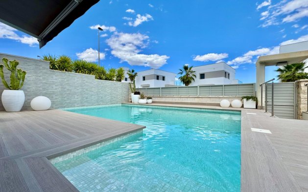 Resale - Villa - San Miguel de Salinas - Bellavista