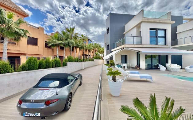Resale - Villa - San Miguel de Salinas - Bellavista