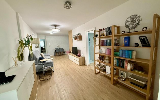 Resale - Apartment / flat - Torrevieja - Centro