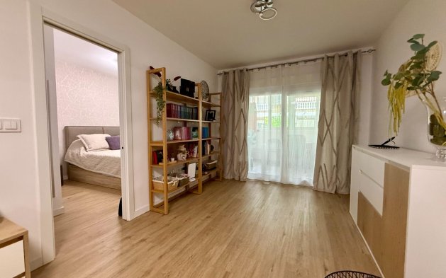 Resale - Apartment / flat - Torrevieja - Centro