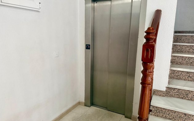 Resale - Apartment / flat - Torrevieja - Centro