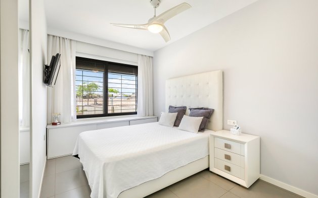 Resale - Apartment / flat - Pilar de la Horadada - Torre de la Horadada