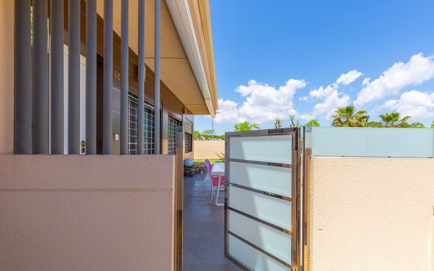 Resale - Apartment / flat - Pilar de la Horadada - Torre de la Horadada