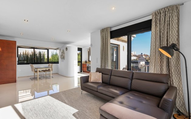 Resale - Villa - Orihuela Costa - La Zenia