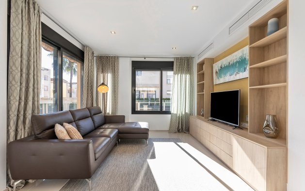 Resale - Villa - Orihuela Costa - La Zenia