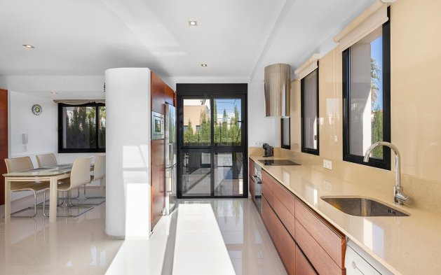 Resale - Villa - Orihuela Costa - La Zenia