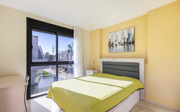 Resale - Villa - Orihuela Costa - La Zenia