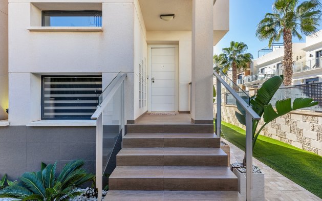Resale - Villa - Orihuela Costa - La Zenia