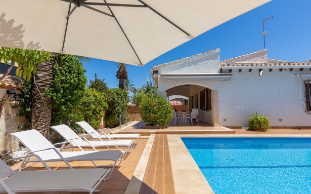 Resale - Villa - Orihuela Costa - Punta Prima