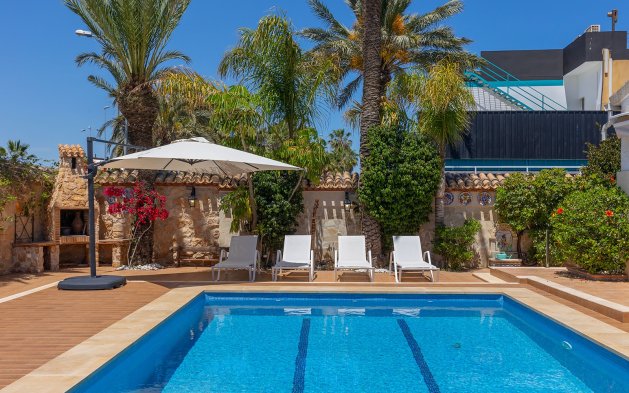 Resale - Villa - Orihuela Costa - Punta Prima