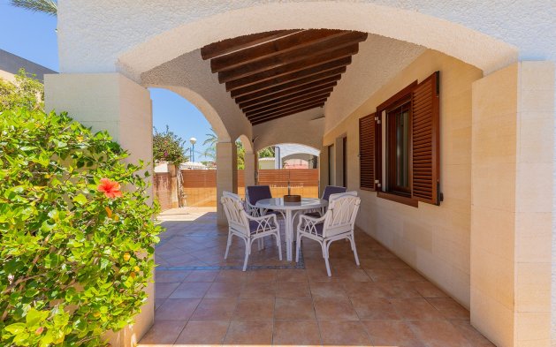 Resale - Villa - Orihuela Costa - Punta Prima