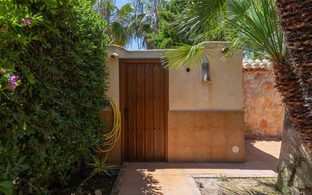 Resale - Villa - Orihuela Costa - Punta Prima
