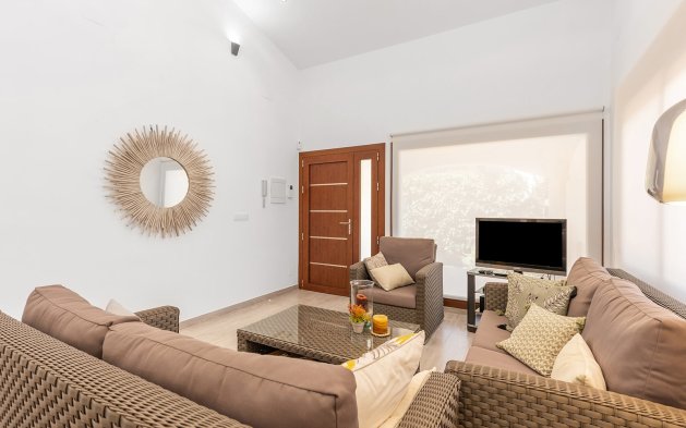 Resale - Villa - Orihuela Costa - Punta Prima