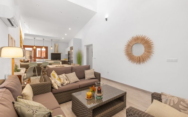 Resale - Villa - Orihuela Costa - Punta Prima