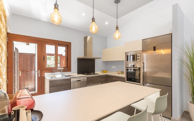 Resale - Villa - Orihuela Costa - Punta Prima