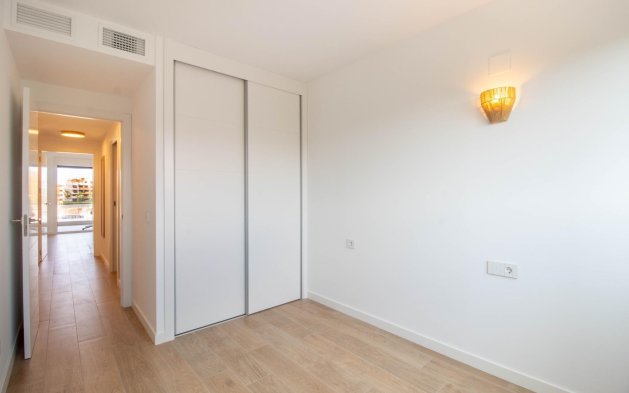 Resale - Apartment / flat - Torrevieja - Punta Prima