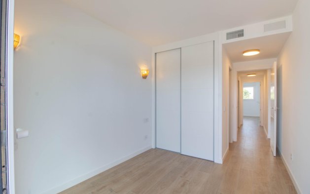 Resale - Apartment / flat - Torrevieja - Punta Prima