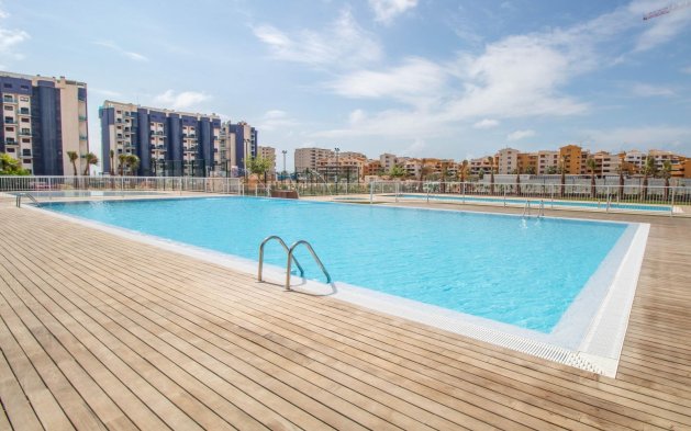 Resale - Apartment / flat - Torrevieja - Punta Prima