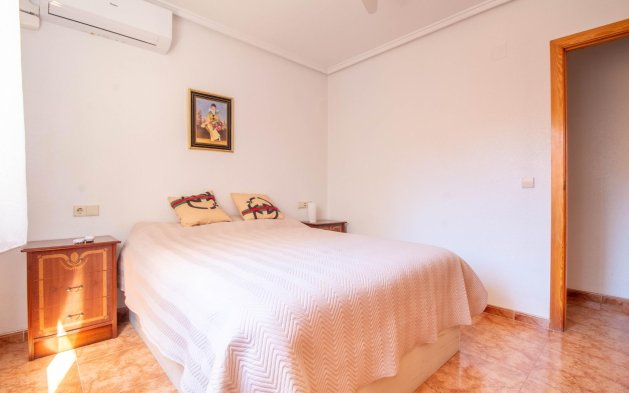 Resale - Apartment / flat - Torrevieja - Centro