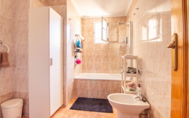 Resale - Apartment / flat - Torrevieja - Centro
