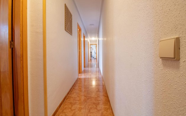Resale - Apartment / flat - Torrevieja - Centro