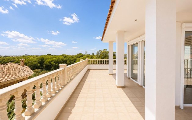 Resale - Villa - Orihuela Costa - Campoamor