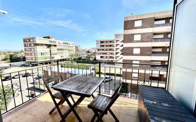 Reventa - Apartamento / piso - Torrevieja