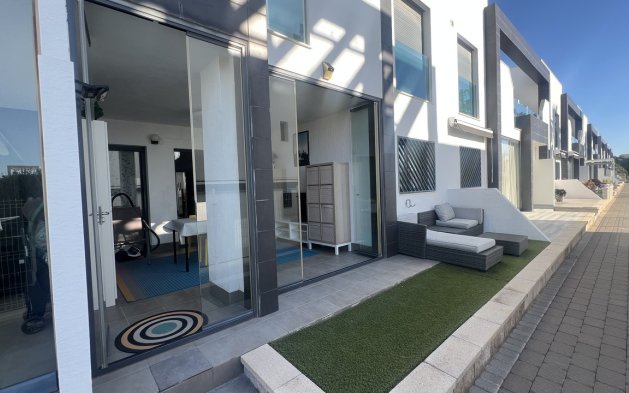 Resale - Apartment / flat - Orihuela Costa - La Zenia