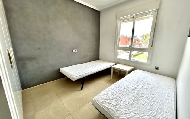 Odsprzedaż - Mieszkanie w bloku - Orihuela Costa - Villamartín