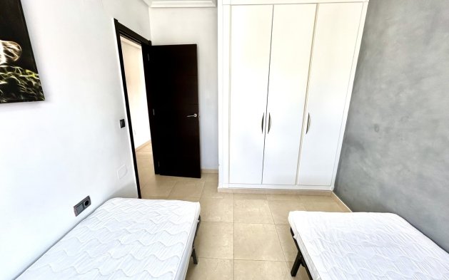 Odsprzedaż - Mieszkanie w bloku - Orihuela Costa - Villamartín