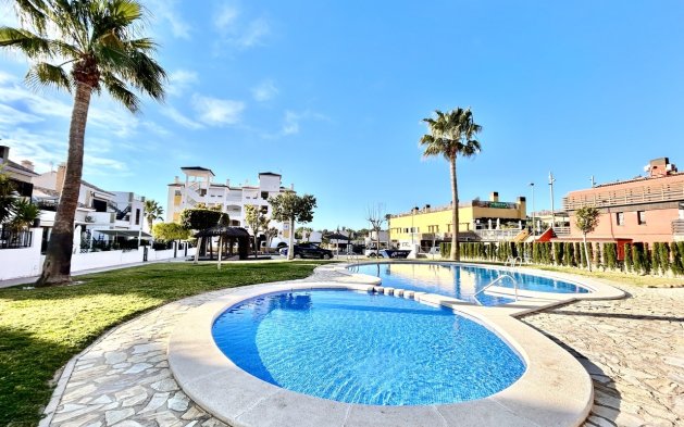 Odsprzedaż - Mieszkanie w bloku - Orihuela Costa - Villamartín