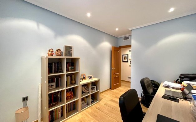 Reventa - Villa - El Esparragal