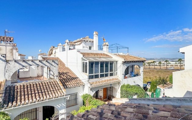 Perpardavimas - Bungalow - Torrevieja - Nueva Torrevieja - Aguas Nuevas