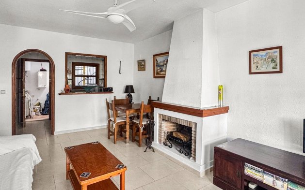 Perpardavimas - Bungalow - Torrevieja - Nueva Torrevieja - Aguas Nuevas