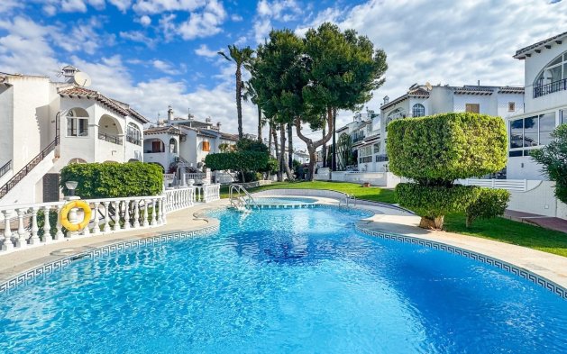 Perpardavimas - Bungalow - Torrevieja - Nueva Torrevieja - Aguas Nuevas