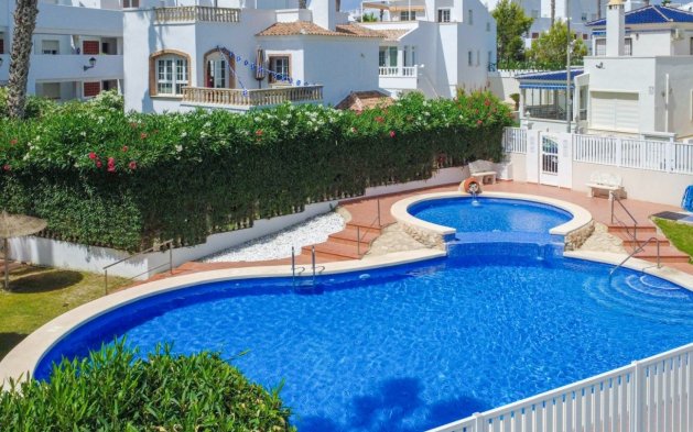 Perpardavimas - Dvipusis - Orihuela Costa - La Rioja
