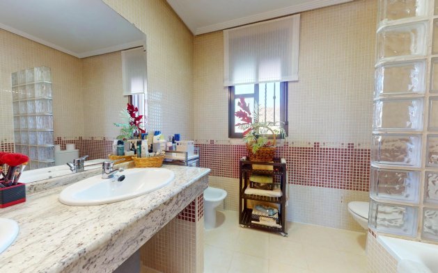 Nowy budynek - Kamienica - Águilas