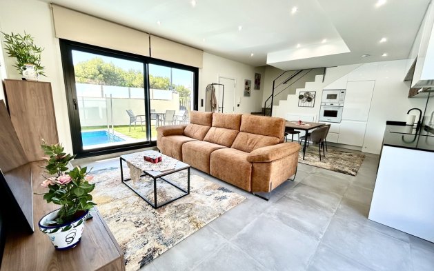 Resale - Villa - Orihuela Costa - Villamartín