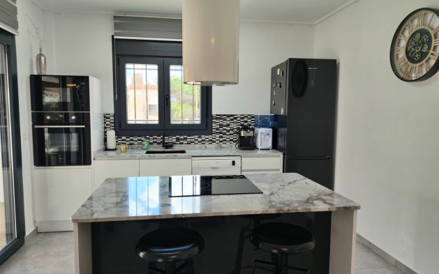 Revente - Villa - Los Montesinos