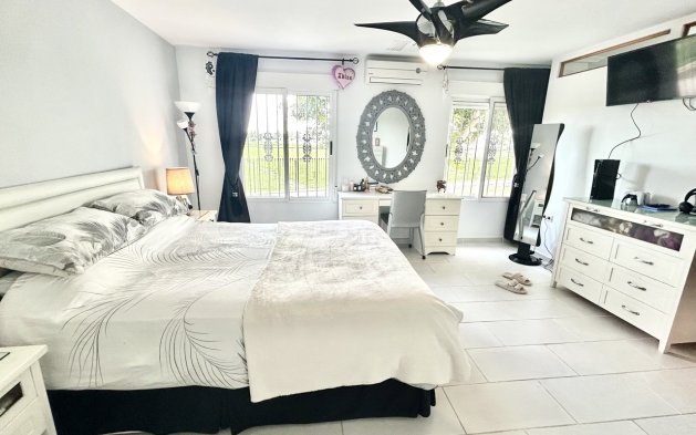 Resale - Villa - Catral