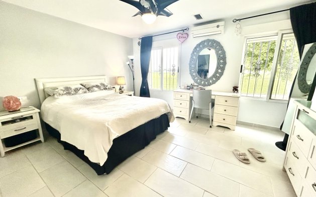 Resale - Villa - Catral