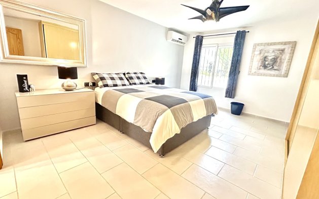 Resale - Villa - Catral